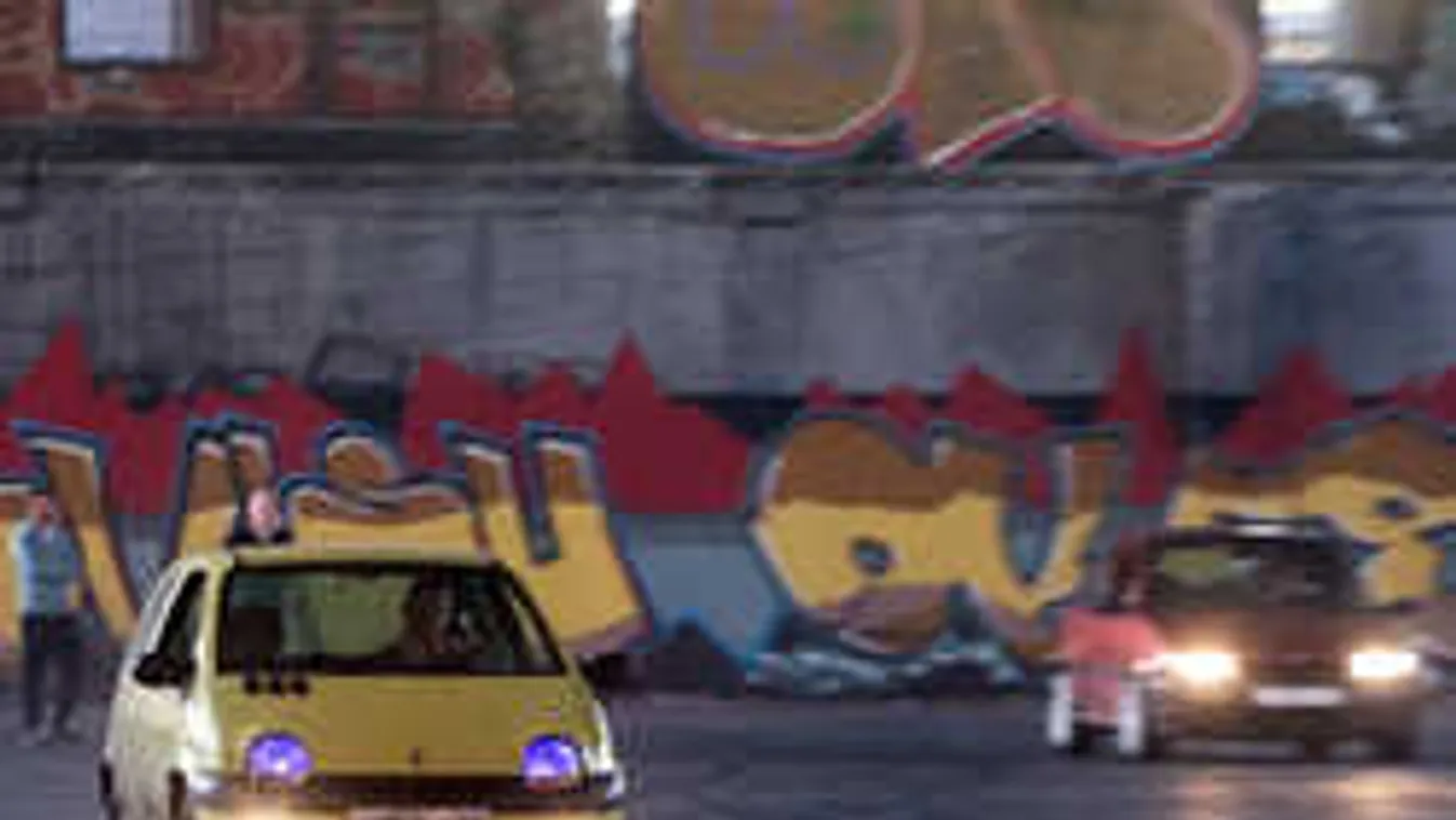 Ráfáztak a budapesti illegális autóversenyzők