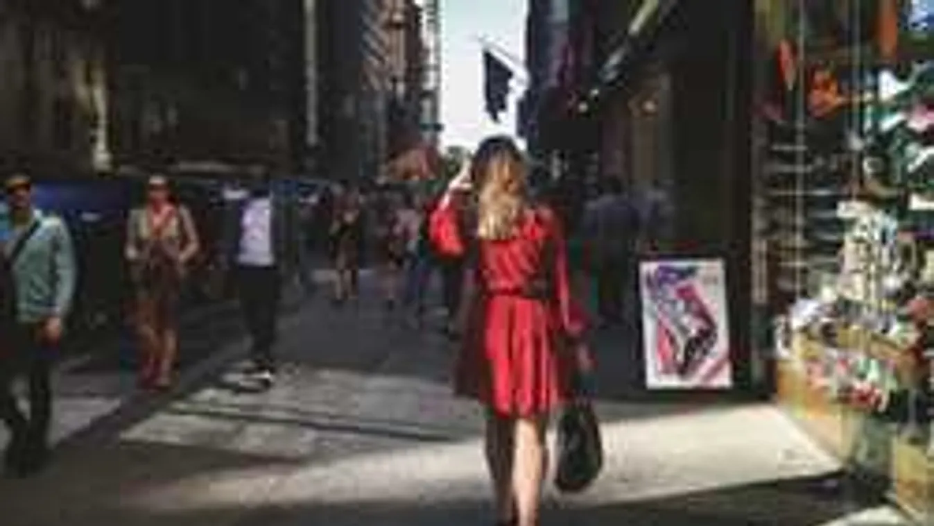 Rettegnek az utcákon a csinos nők