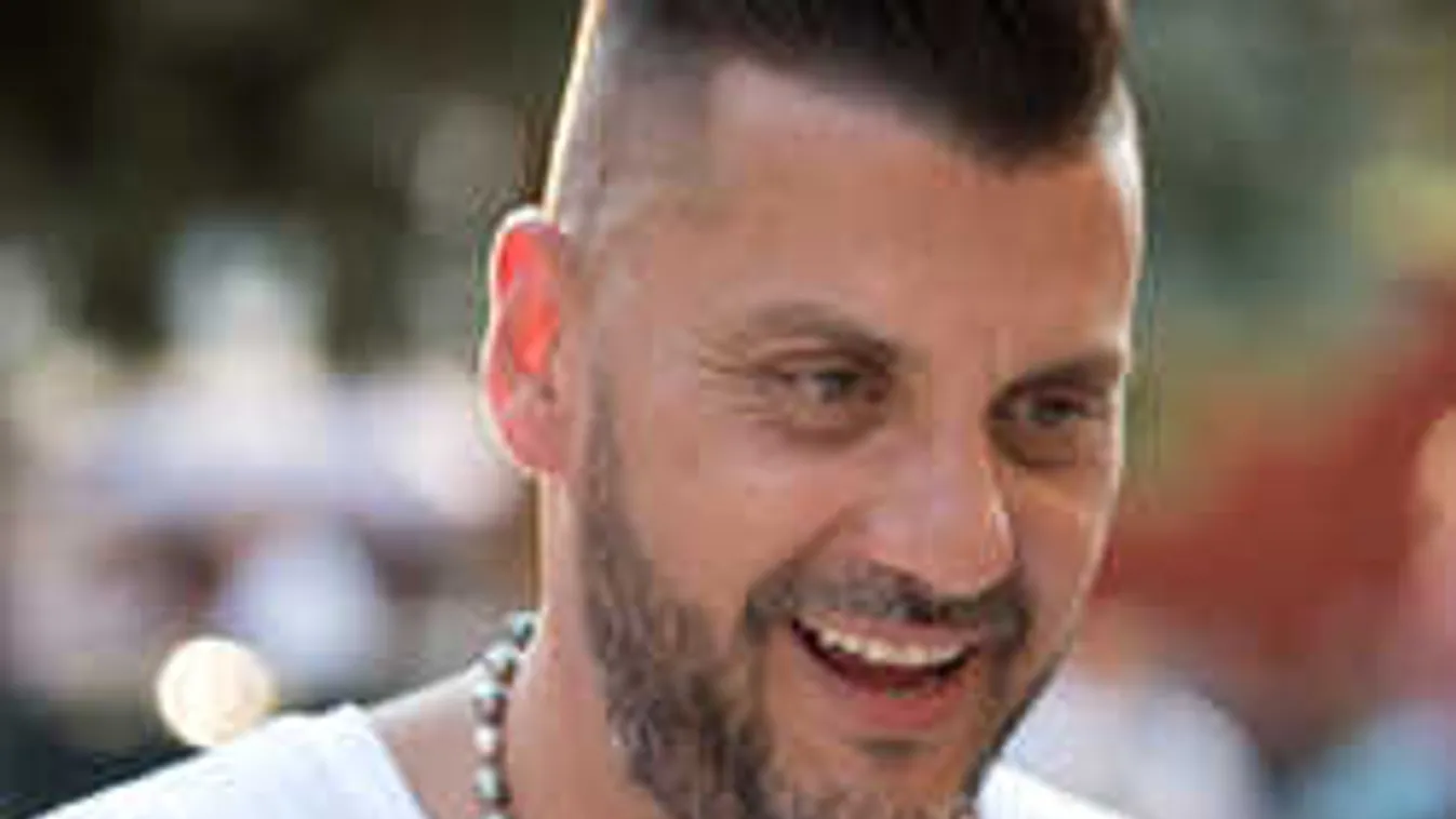 Komoly a baj: Szteroiddal kezelik a magyar énekest