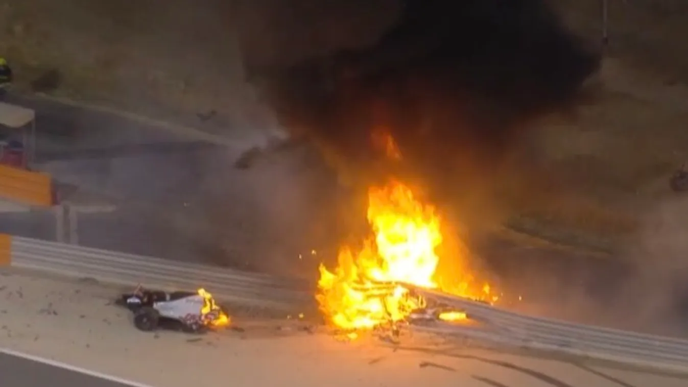 Brutális baleset, kettétört és kigyulladt Romain Grosjean autója