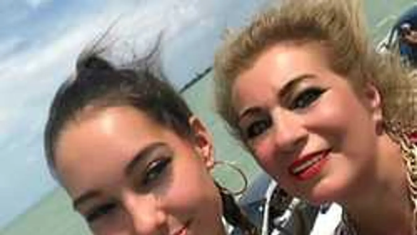 Bikiniben szexizik Kiszel Tünde és Donatella - Fotók