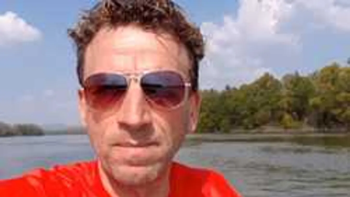 Elárverezi aranylemezét, így segíti a Hableány magyar áldozatait Balázs Pali