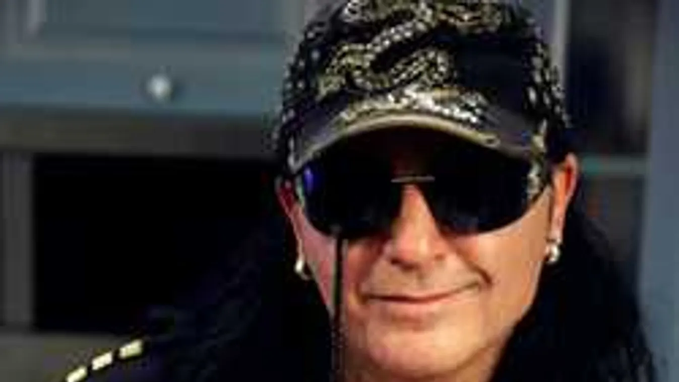 Ritka képet posztolt Kozso: Kicsit irigykedünk