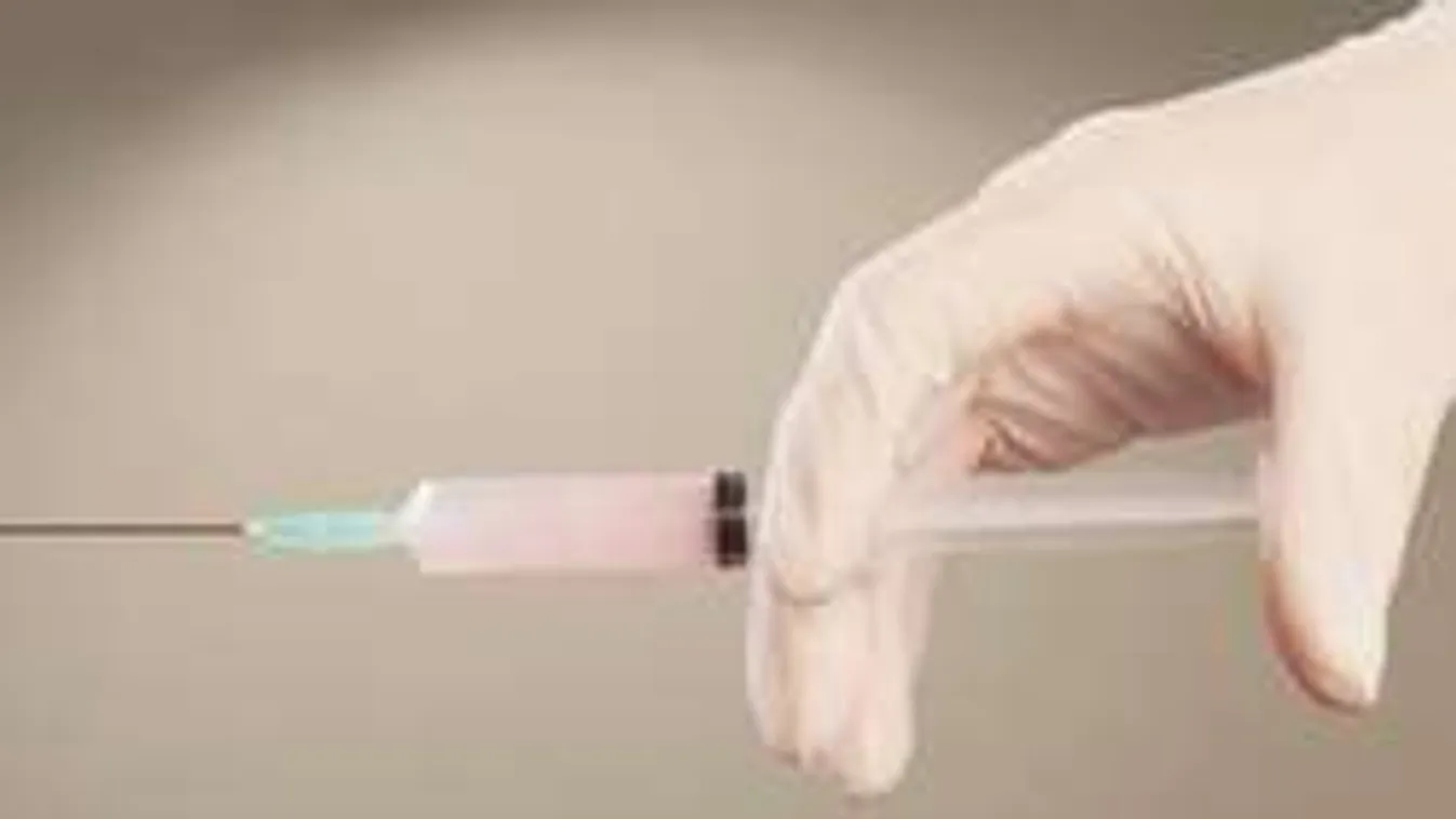 Macskanyállal és vodkával oltotta be betegeit az orvos