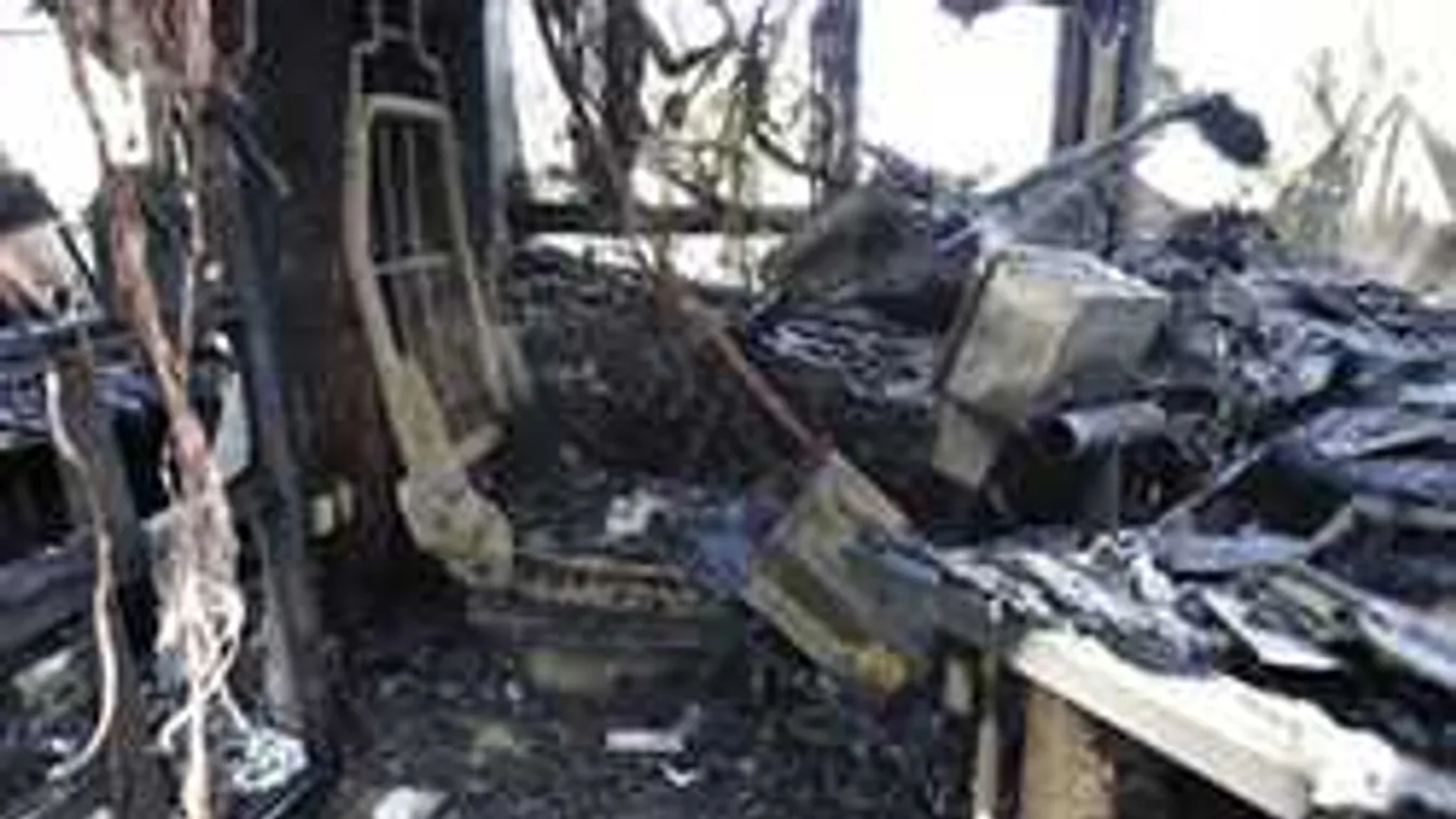 Durva helyszíni fotó jött, így néz ki a Margitszigeten kiégett busz