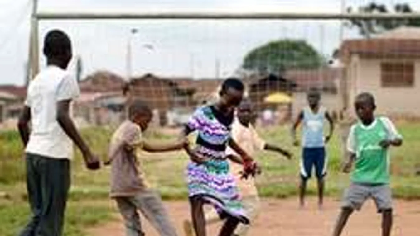 Átverték, rabszolgaként tartották a fiatal focistákat!