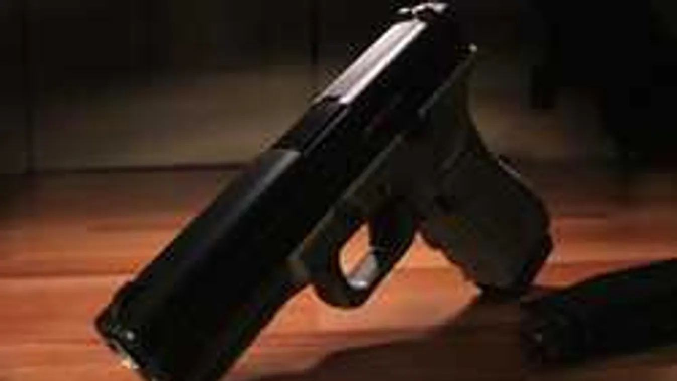 Felfoghatatlan, miket művelt síró gyermeke előtt a budapesti apa