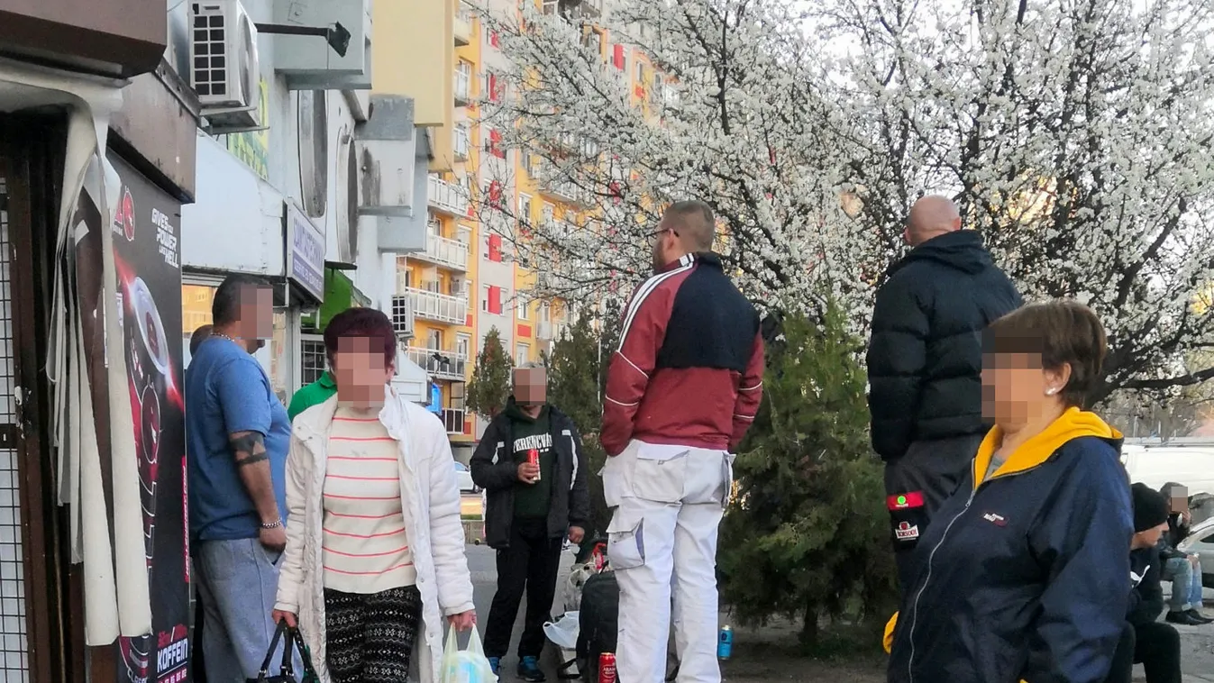 Nem lehetünk ennyire ostobák: Még mindig ezrek lődörögnek az utcán