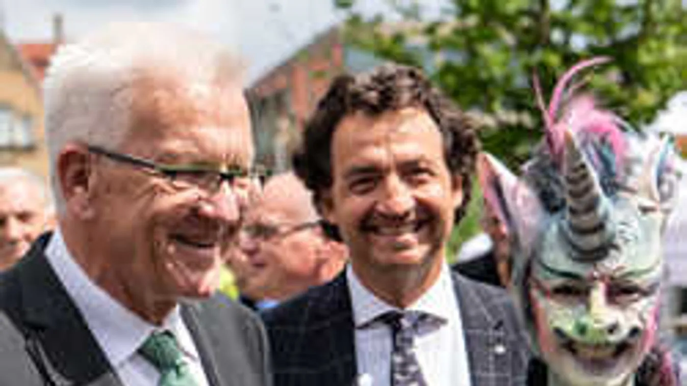 Egyszarvúnak öltözött, félmeztelen politikusnő képe terjed a neten