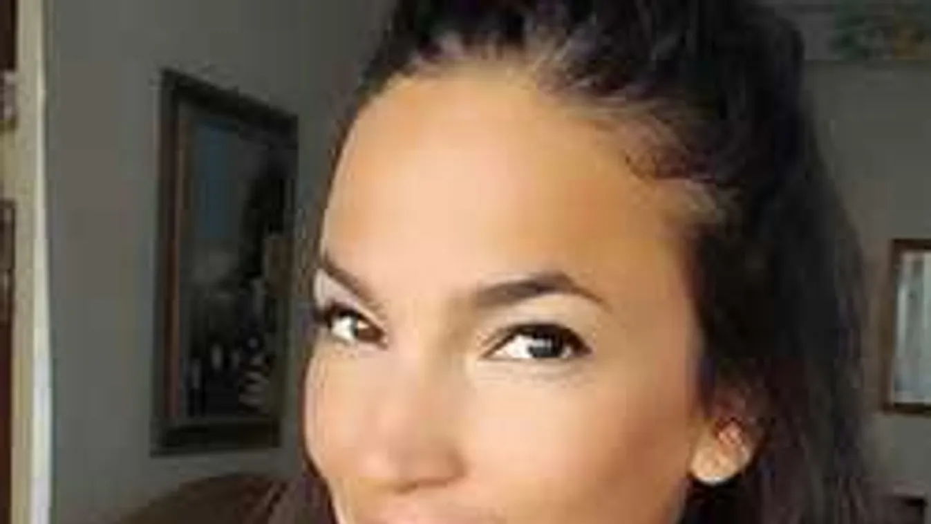 Õrjítő: Így nyaldosták a hullámok Debreczeni Zita hibátlan testét