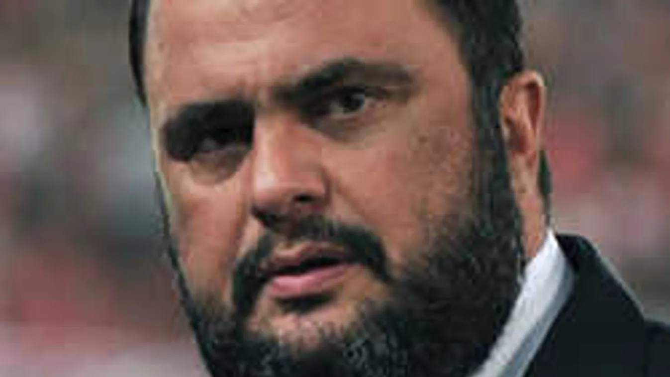 Bűnözéssel vádolt milliárdos szállna be a magyar fociba