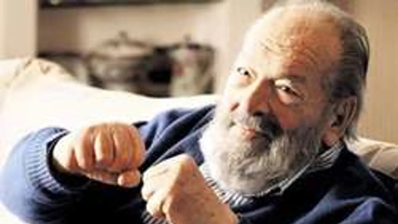 Ököllel terítette le felesége zaklatóját Bud Spencer