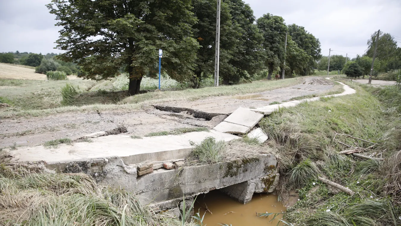 Nincsenek szavak: hidat rombolt a vihar Magyarországon