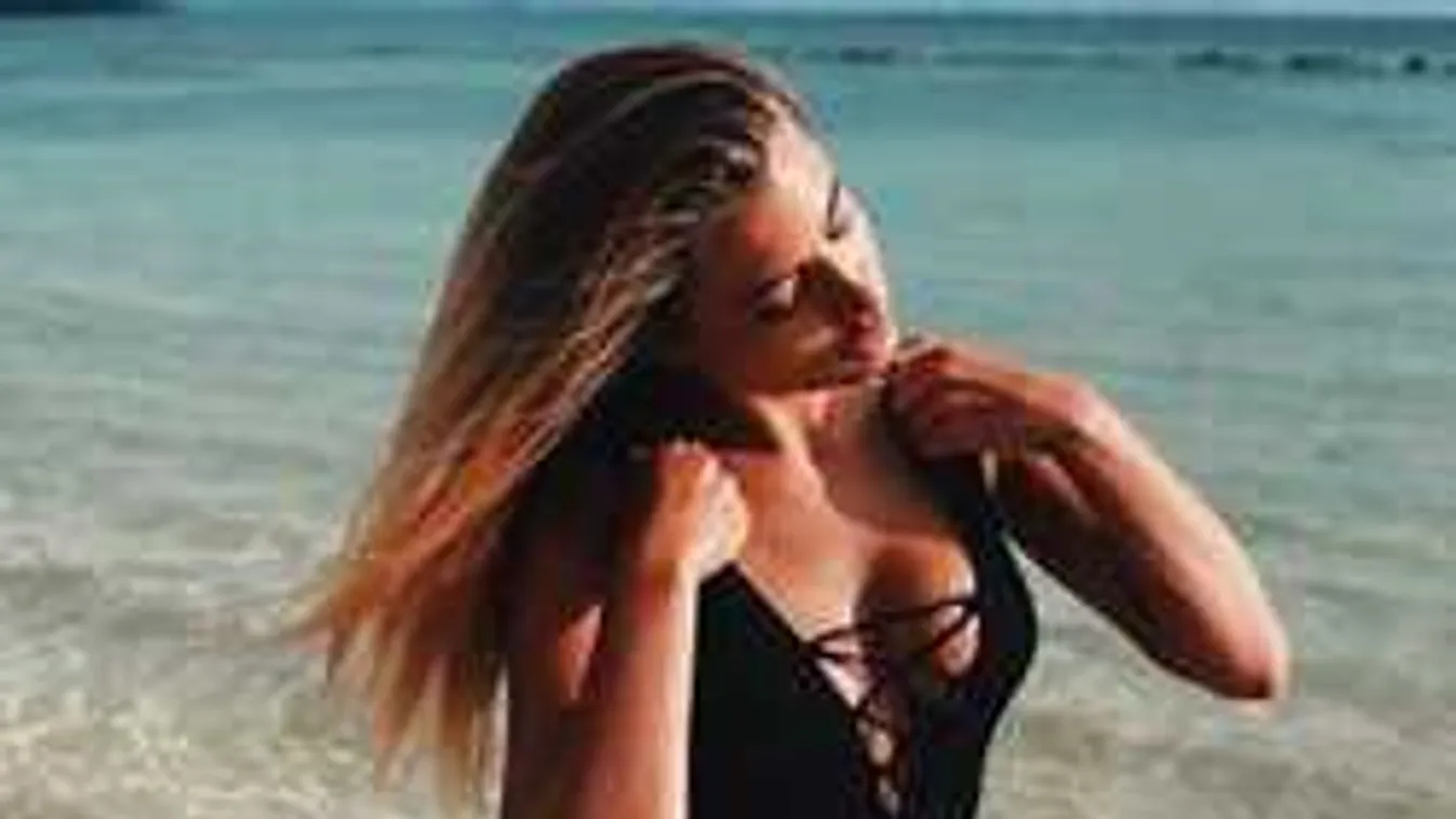 Strandolás közben villantotta meg hatalmas cicijeit a fiatal csajszi!