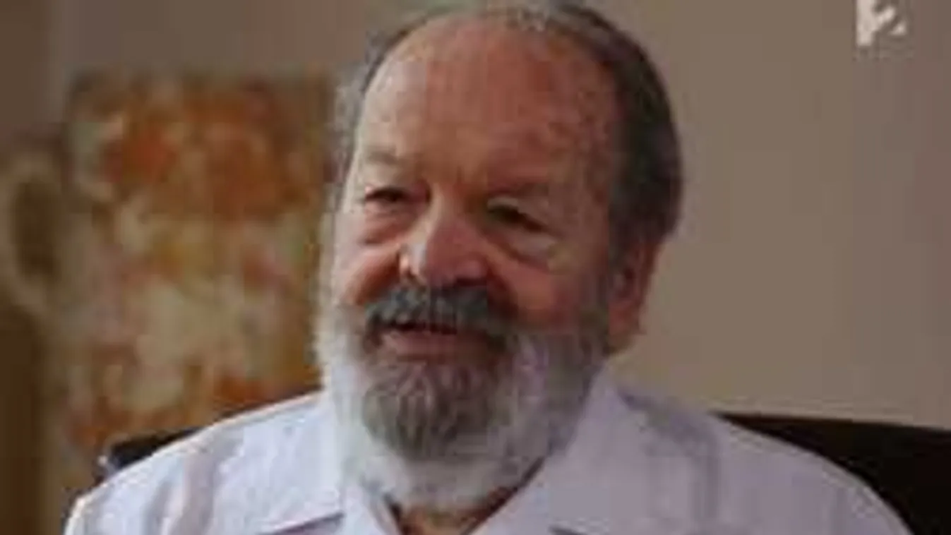 Megható fotó, így néz ki most Bud Spencer sírja