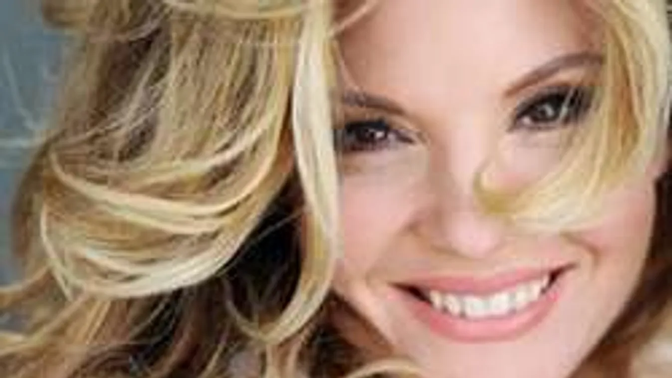 Lesz bonyodalom: Gesztesi után újra 3 gyerekes apát szeret Claudia