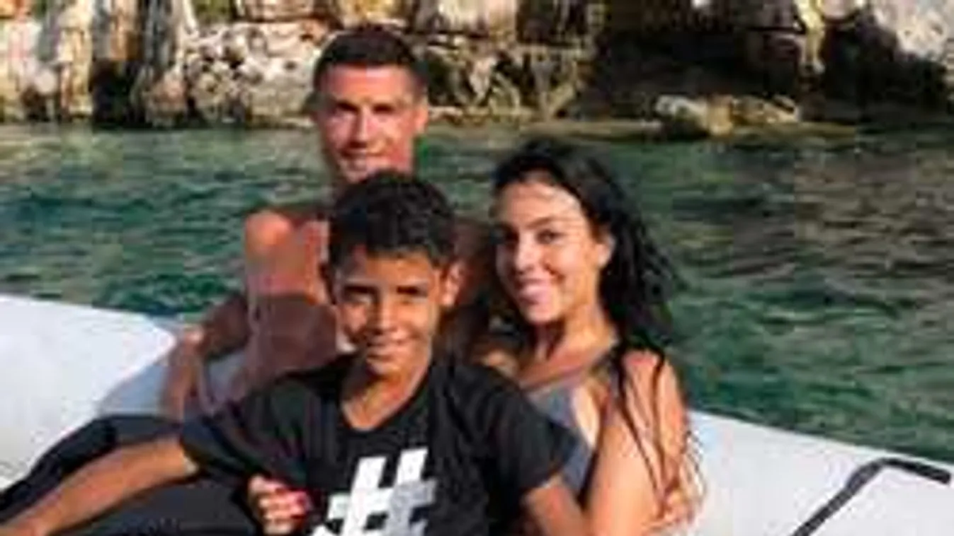 Sokkoló fotó, ijesztően néz ki Ronaldo és családja
