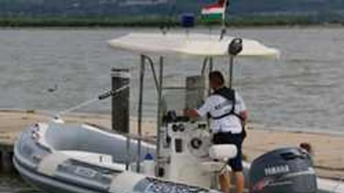 Készültség a Velencei-tavon: hat ember miatt riasztották a vízimentőket