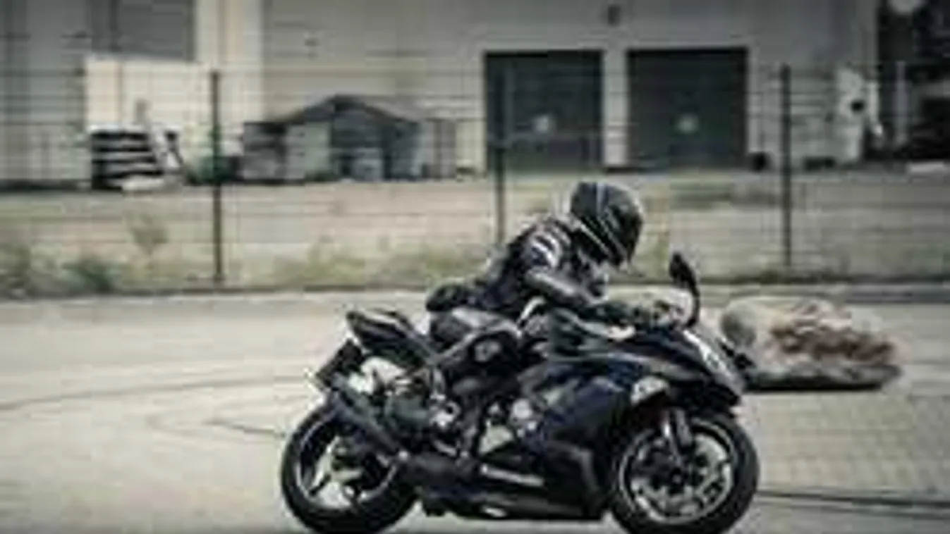 Videóra vette saját halálát a tapasztalt motoros