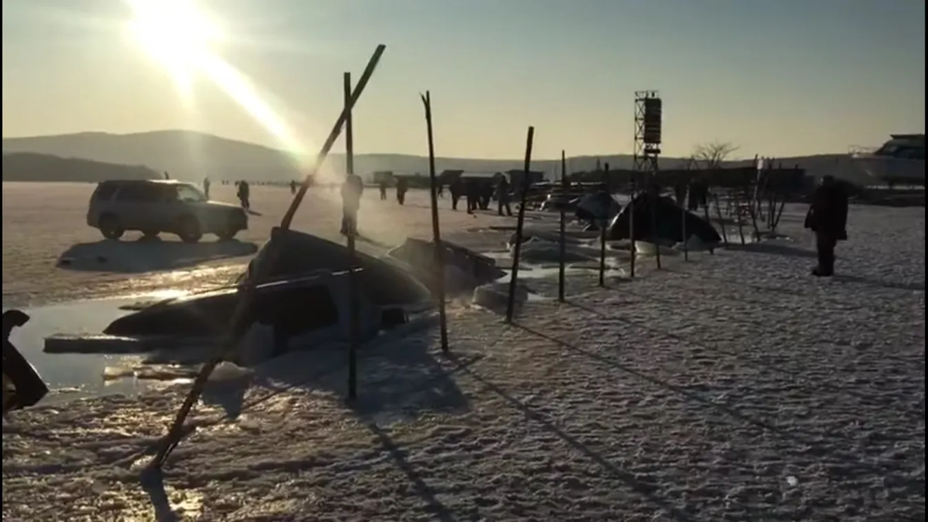 Beszakadtak a lúzer horgászok autói a befagyott tengerbe – videó