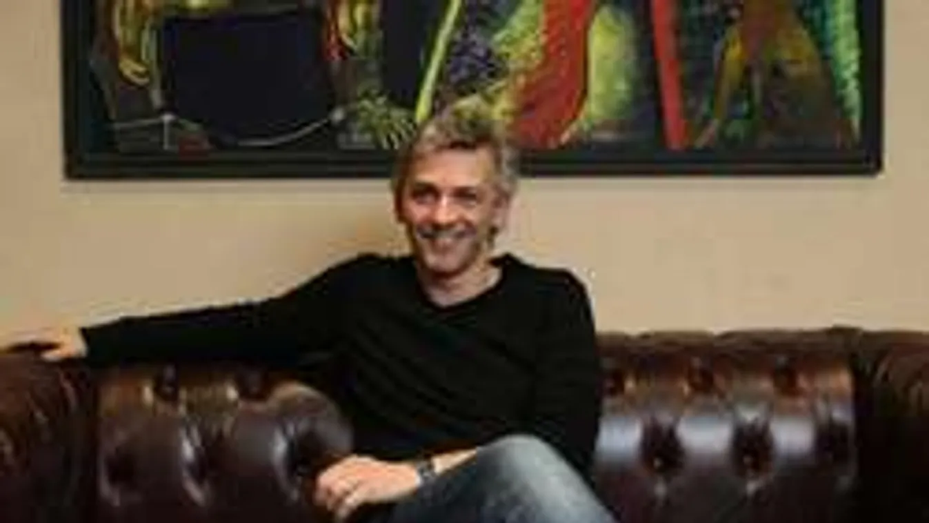 29 éve érettségizett Alföldi Róbert.  Rábukkantunk a tablóképére!