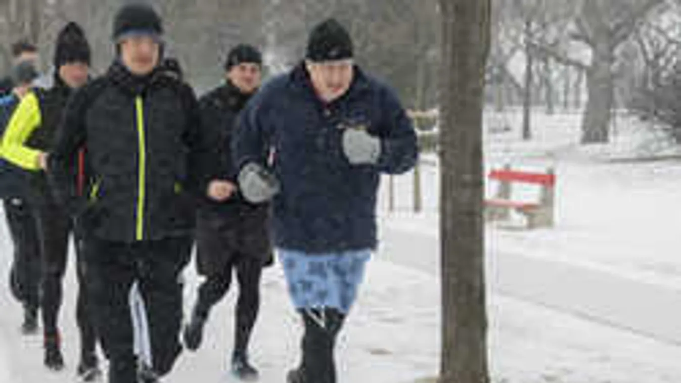 Ma reggel a Margitszigeten fürdőnadrágban futott a brit külügyminiszter!