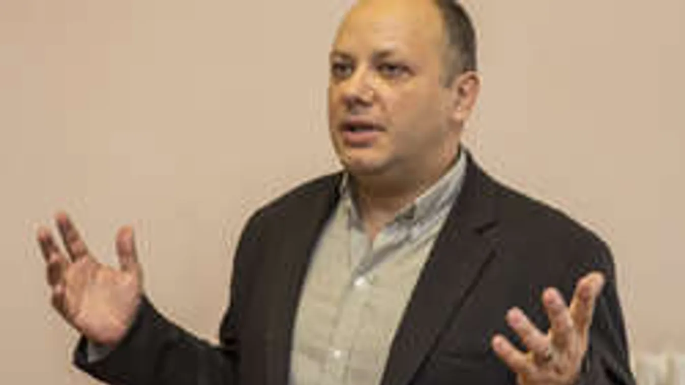 Ez a szerencséje Damu Roland kislányának!