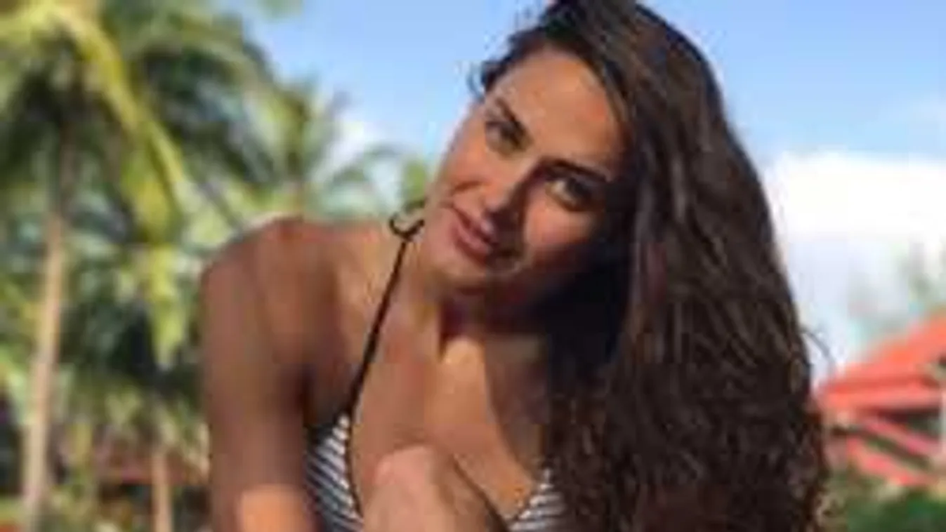 Észbontó! Jakabos Zsuzsanna hosszú combot villantott