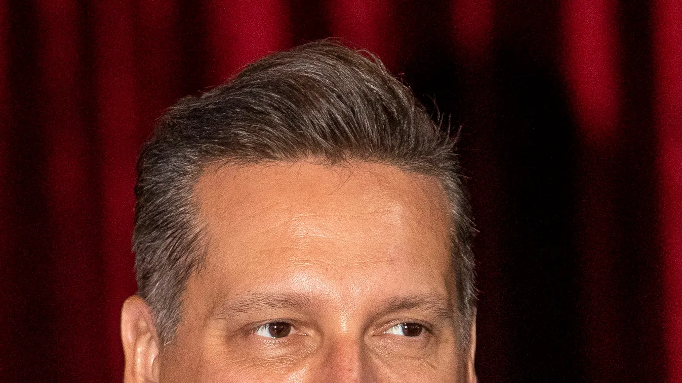 Fontos hírt jelentett be Pély Barna: Így védekezik a koronavírus ellen