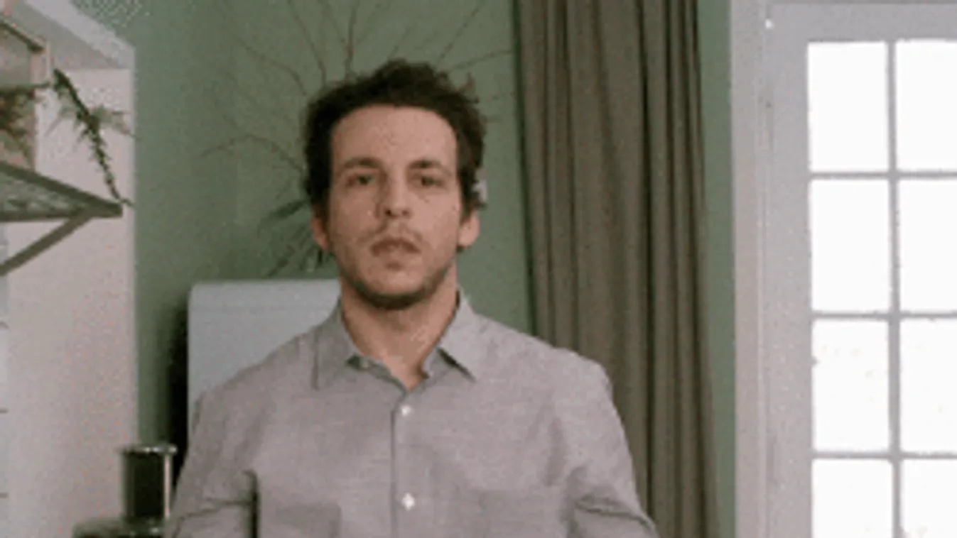 Ez durva: Három nő elégítette ki egymást a nyílt utcán - Videó