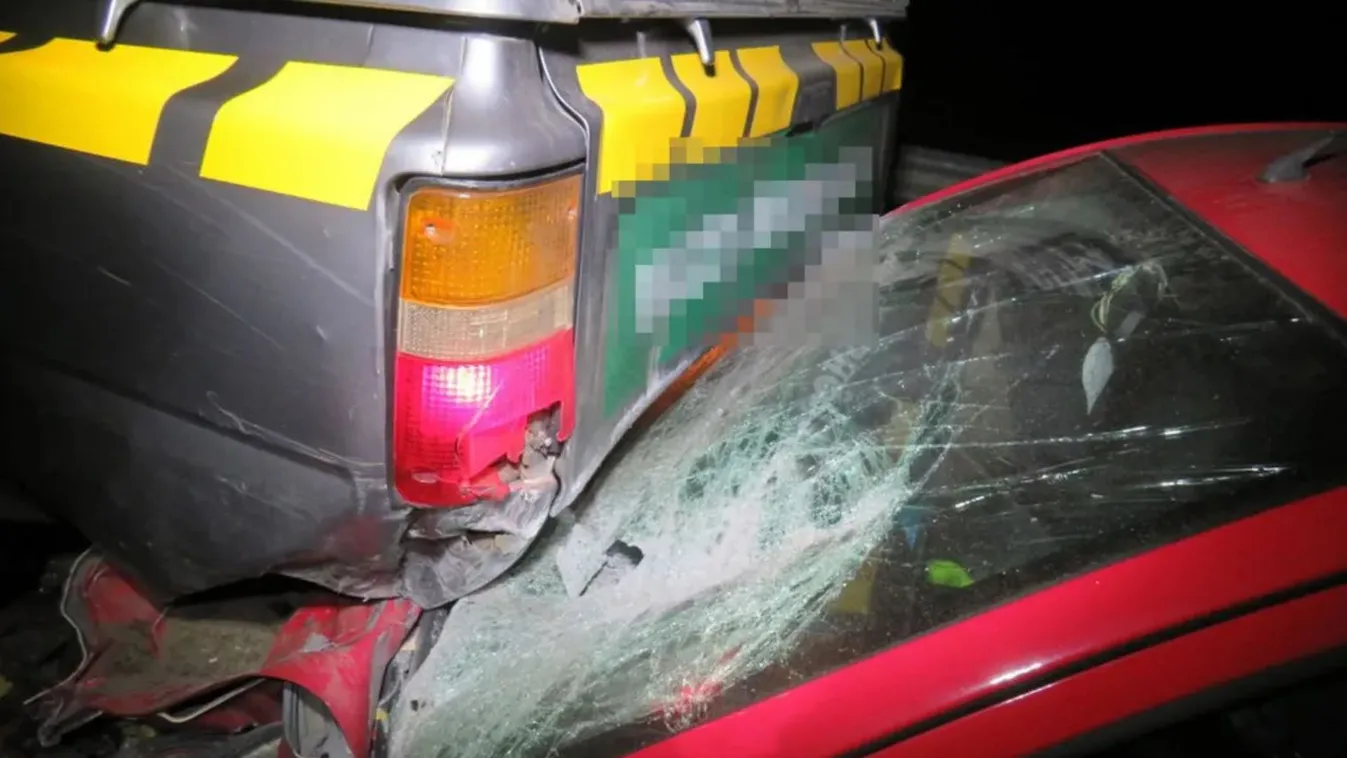 Ittasan, jogsi nélkül rohant terepjáró alá egy toyotás a 32-esen