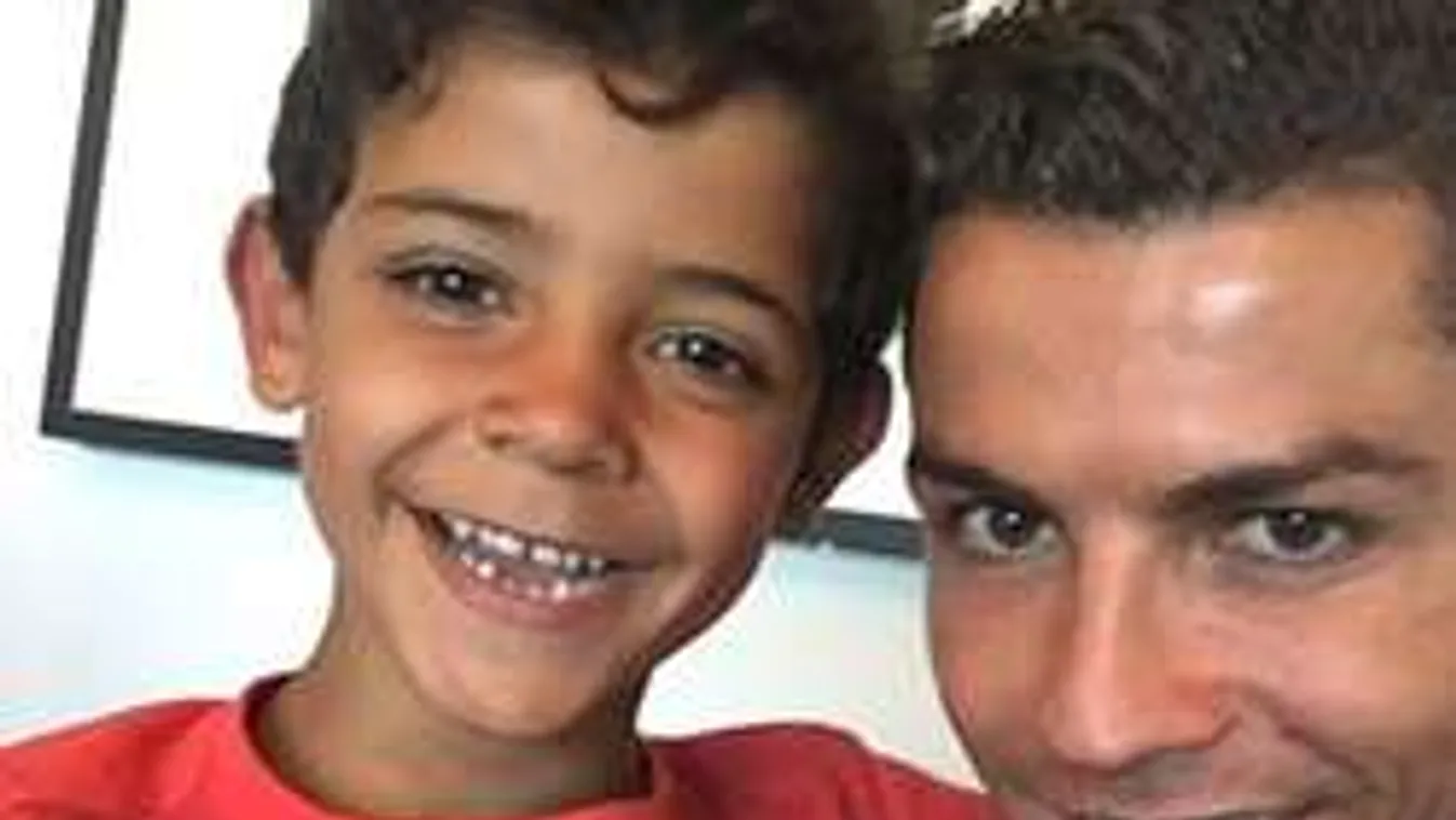 Ide vonul vissza kisfiával a piszkosul felhergelt Ronaldo