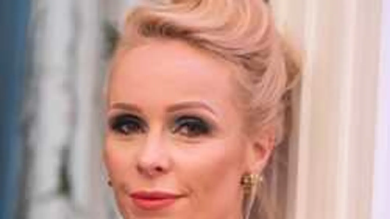 Nincs szerencséje, az élő show előtt sérült meg Köllő Babett