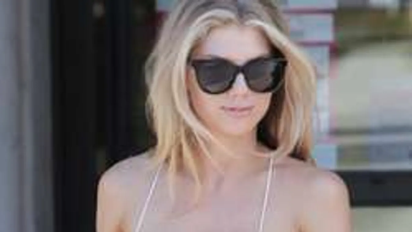 Bugyi nélkül villantott a gigamellű topmodell