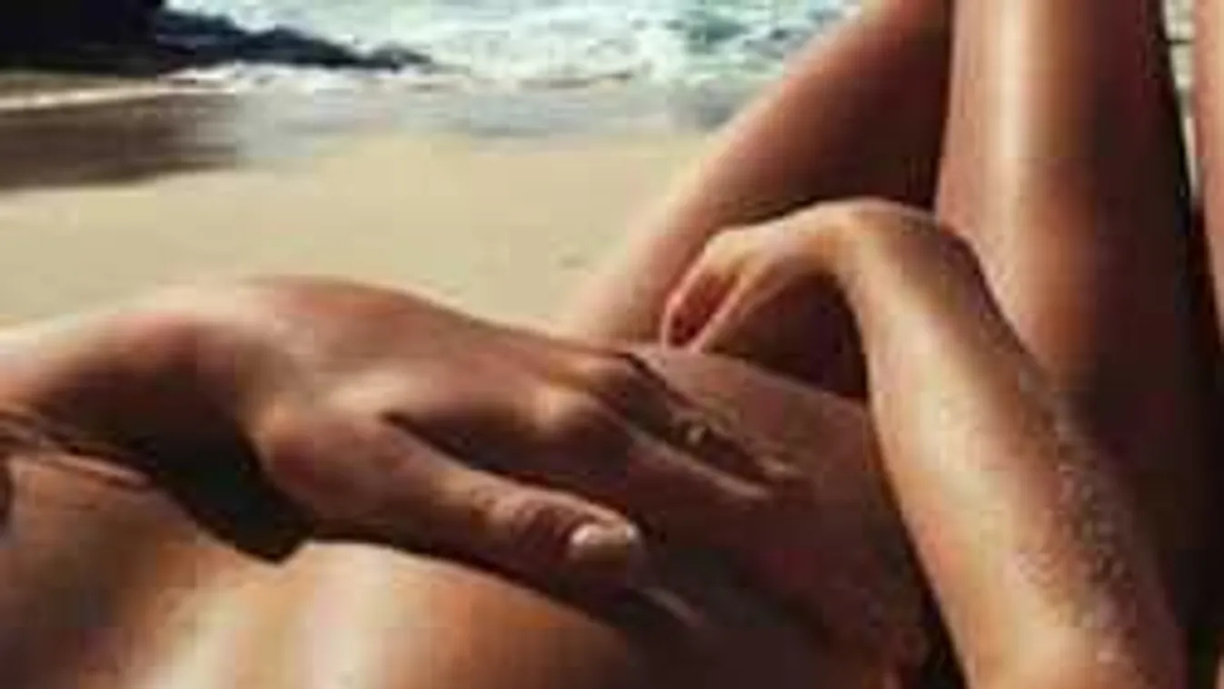 Pucéran napozás közben kapták le a bomba alakú lányt