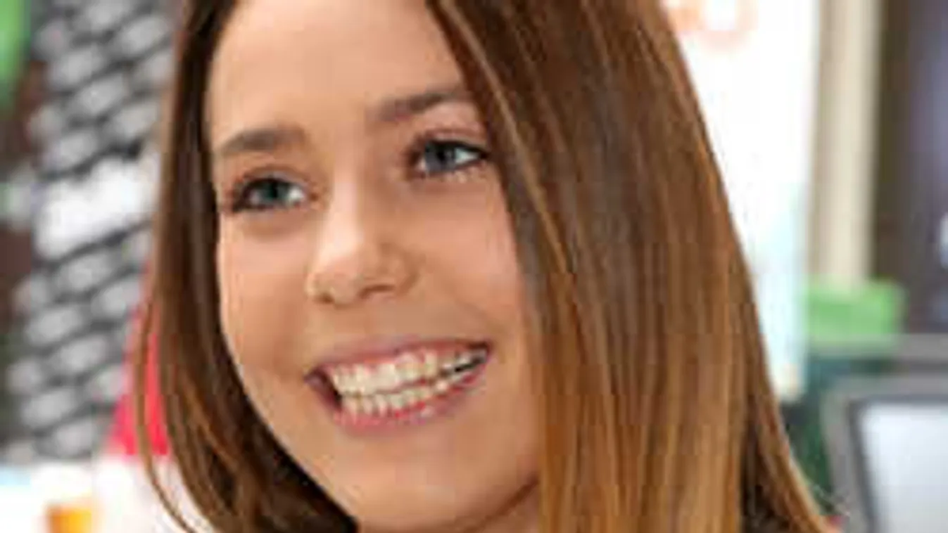 Rubint Rella pikáns módon tett hűségesküt szerelmének