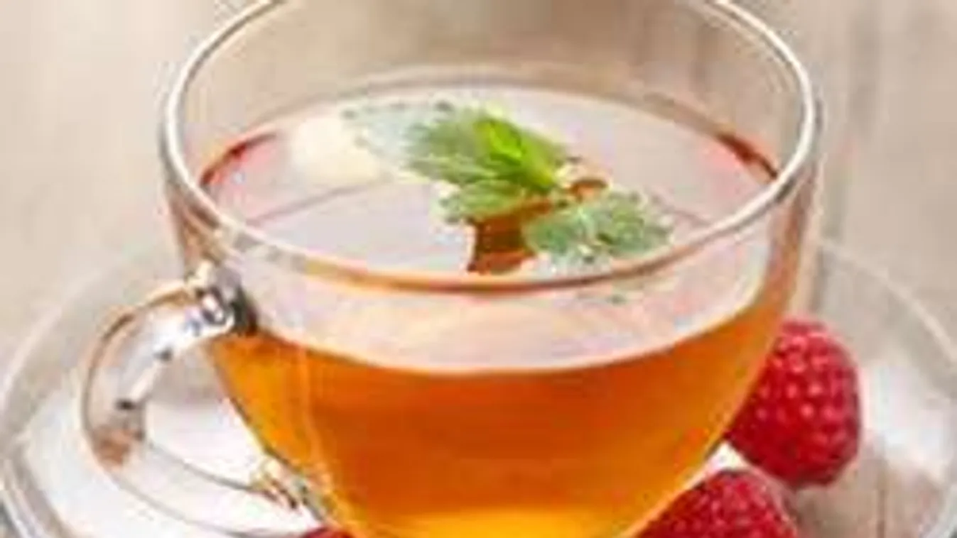 Rettegsz a szüléstől? Igyál málnalevélteát!