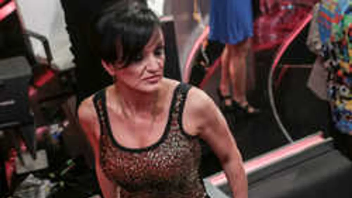 Nagy a baj? Orvosi segítséget kért a magyar sztárénekesnő