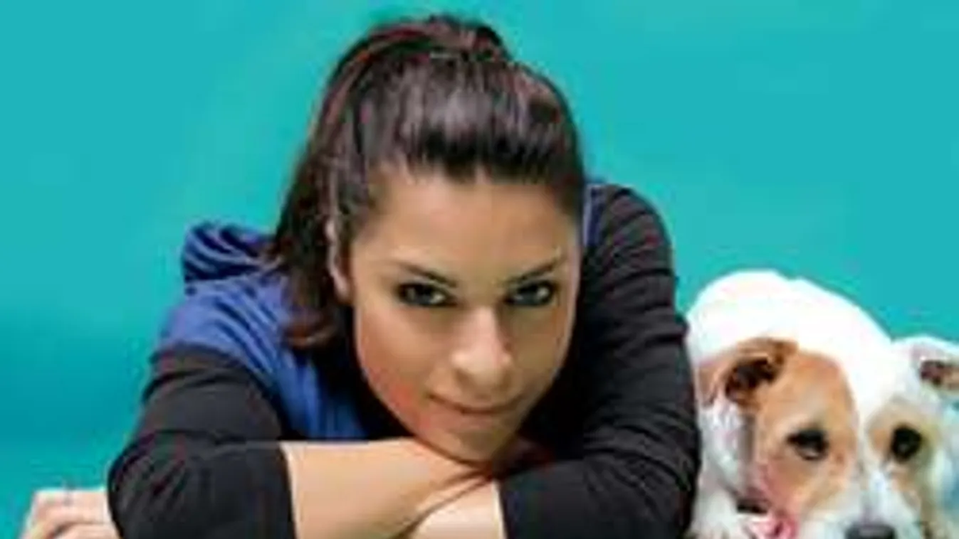 Erotikus fotósorozaton mutatja meg bomba testét Czippán Anett