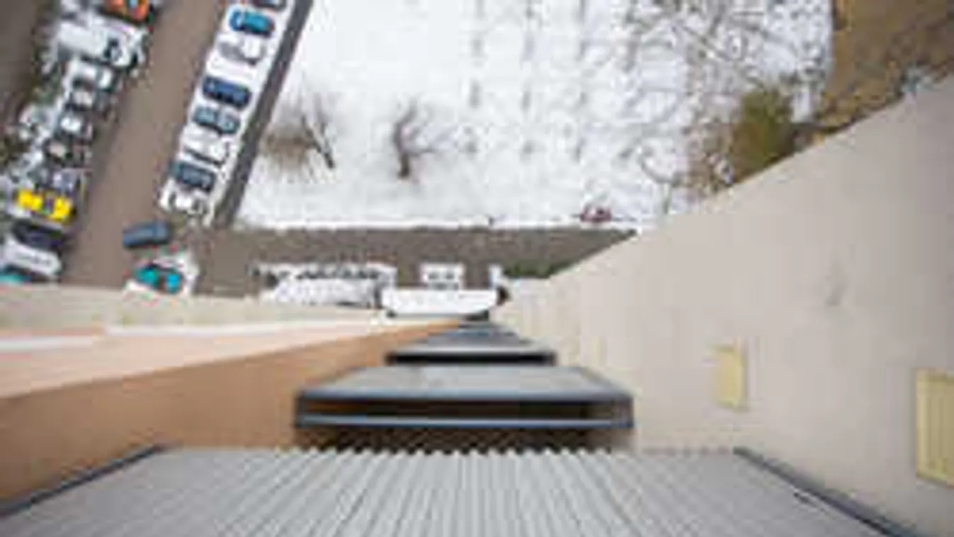 Rejtélyes öngyilkosság a békásmegyeri lakótelepen, nem ez volt az első