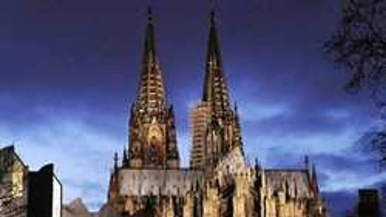 Ismét erőszakos migránshorda randalírozott Kölnben!