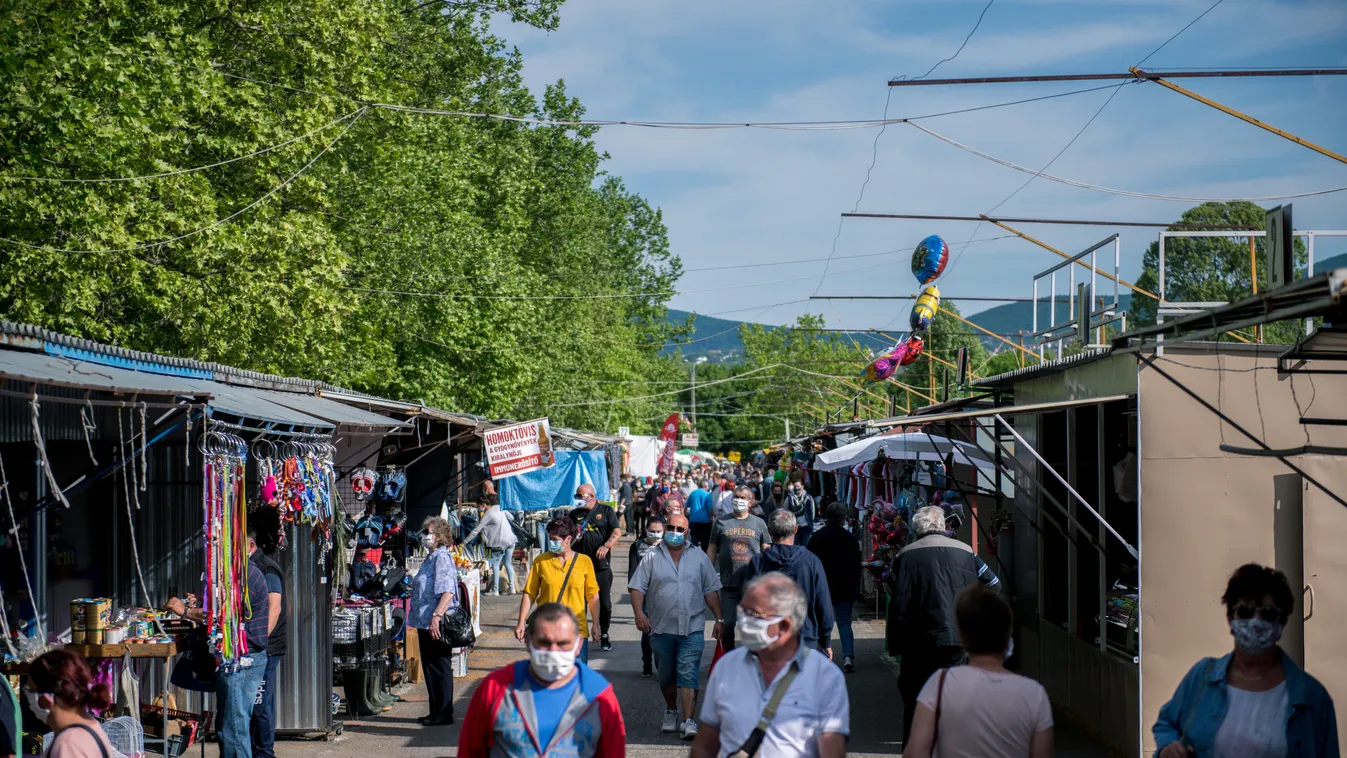 Ide özönlöttek vasárnap az emberek