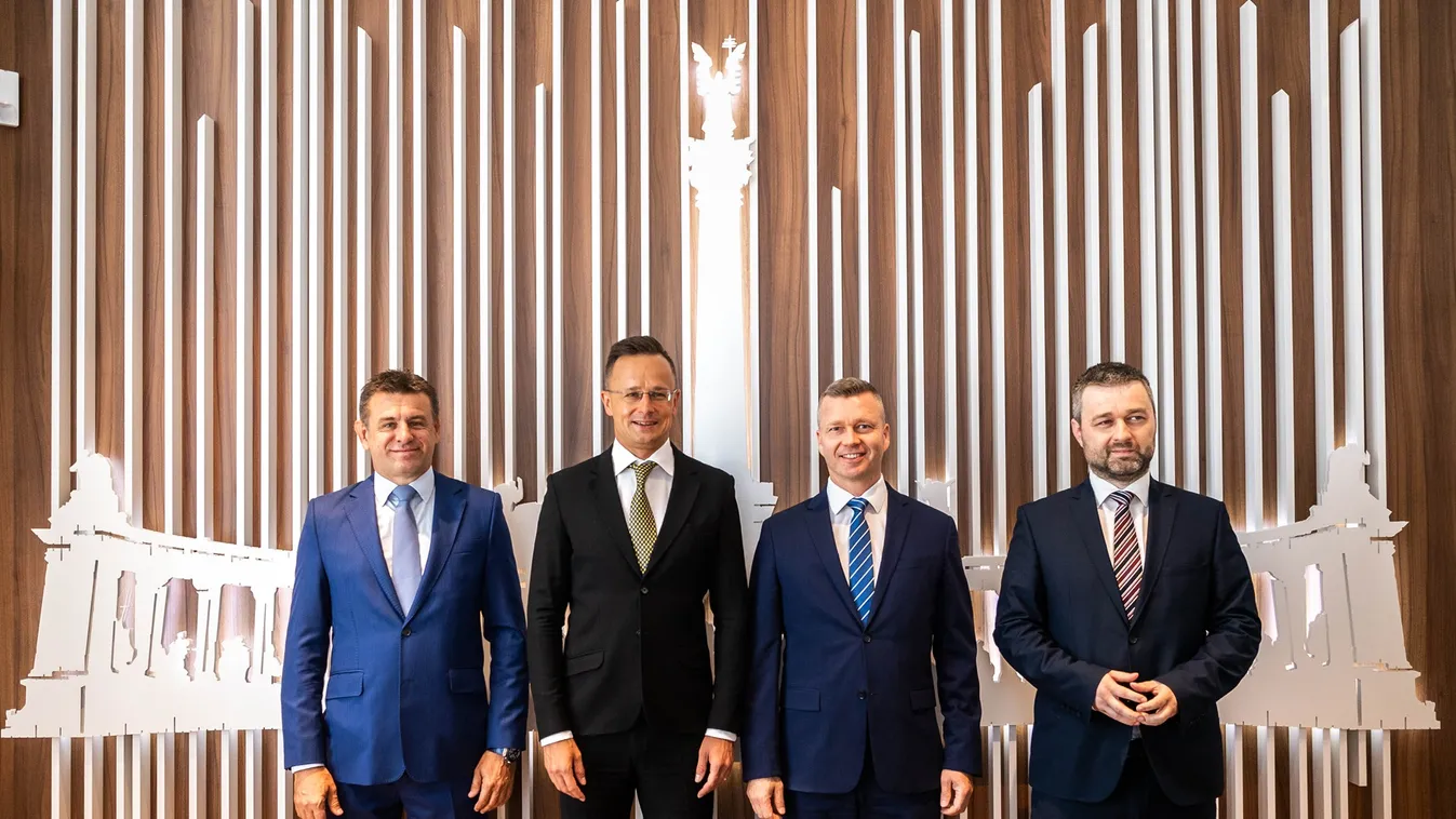 Szijjártó: Magyarország június 24-től visszaállítja belső schengeni határain a normális átjárást