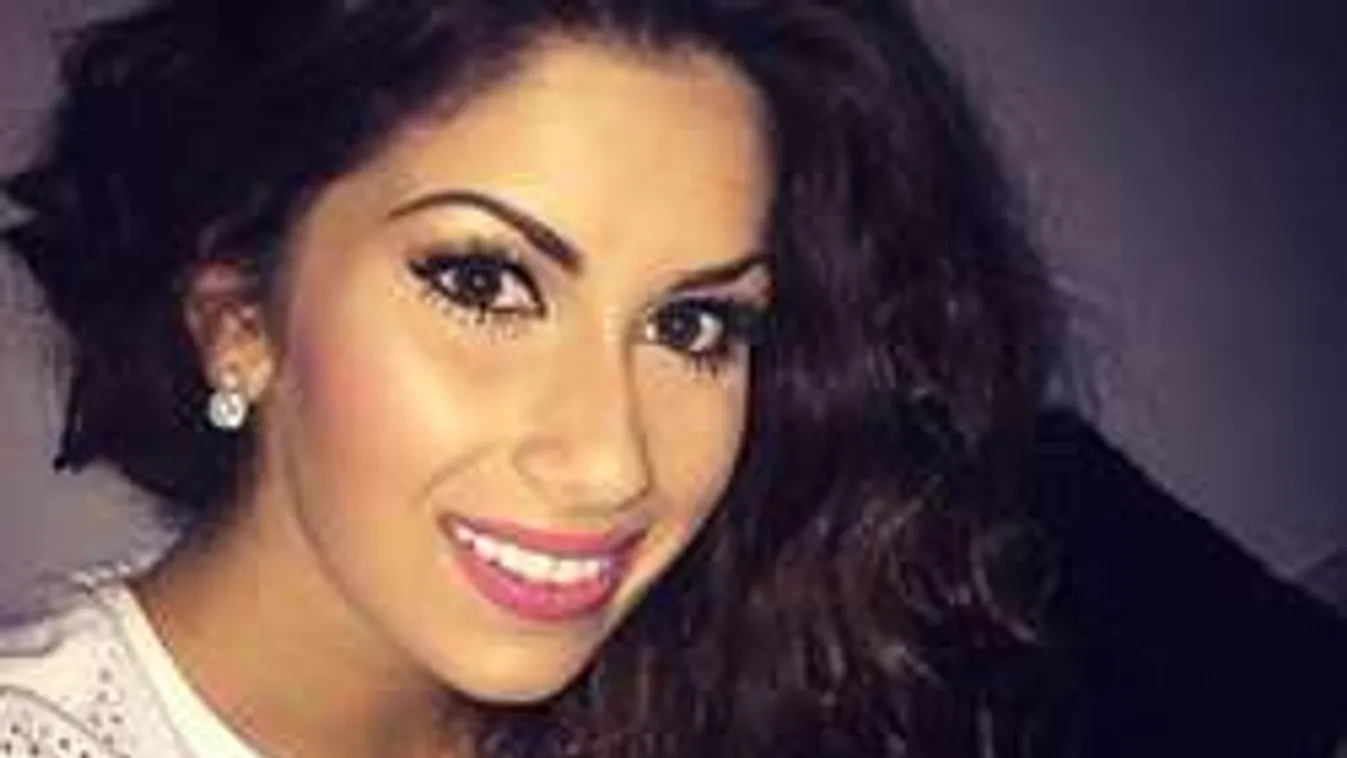 Végzet asszonyaként pózol a magyar bombázó