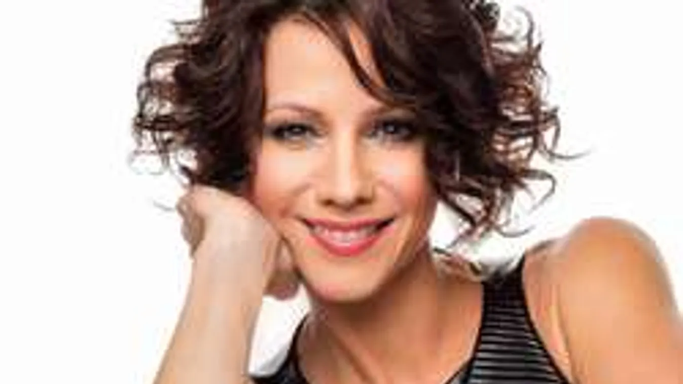 Váratlan bejelentés! Ezt is bevállalta fiatal pasijáért a magyar színésznő!