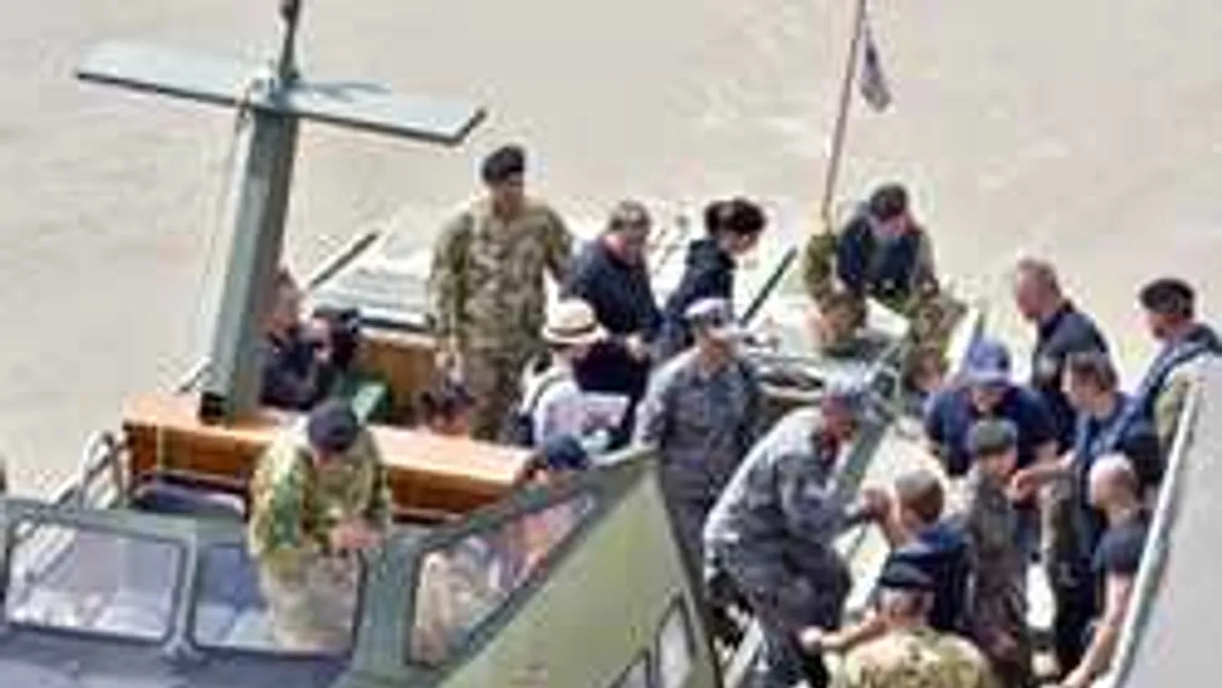 Most jött a hír, koreai búvárcsapat érkezett a dunai hajóroncshoz