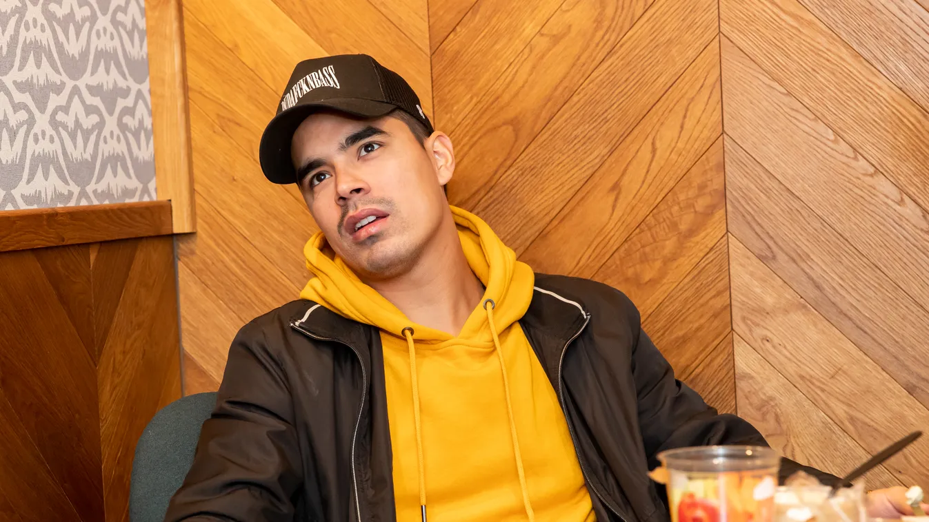 Kiderült az igazság: Így csajozik a TV2 sztárja