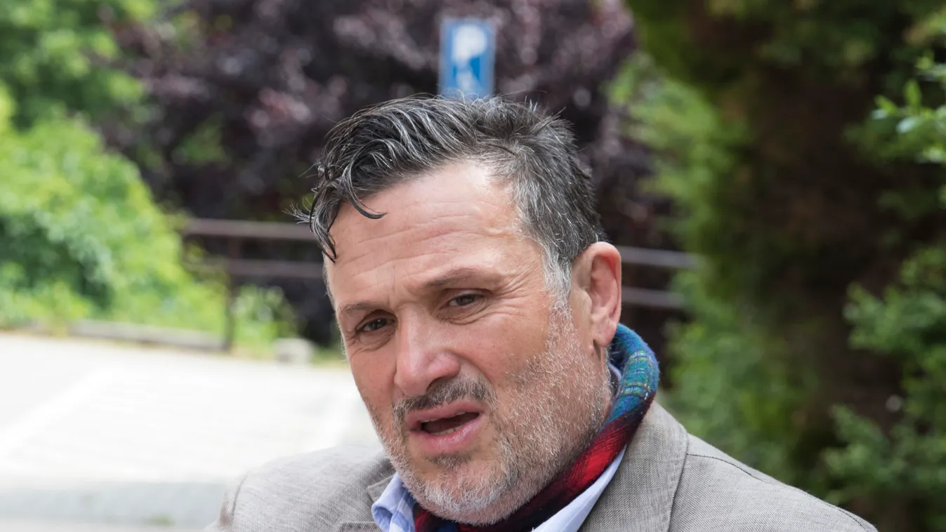 Lekerült a karikagyűrű Galambos Lajcsi ujjáról