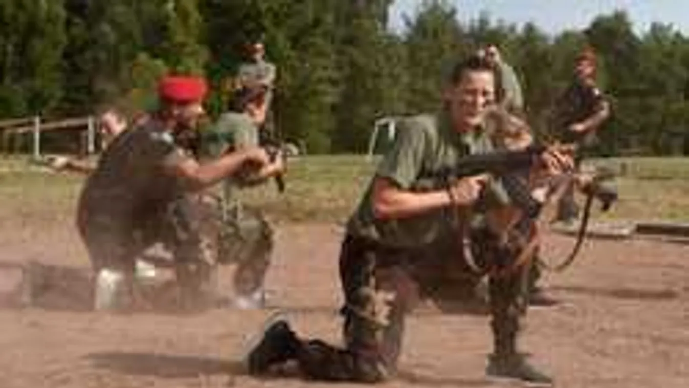 Drámai pillanatok, fegyveresek rontottak rá Görbicz Anitáékra