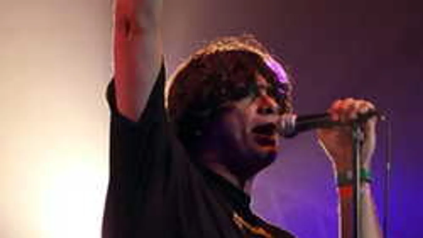 Pokollal fenyeget a legendás magyar zenész